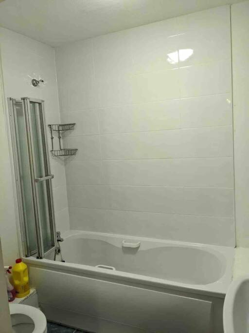 Beautiful 2 Bed Apt In Grand Canal Dublin Exterior photo